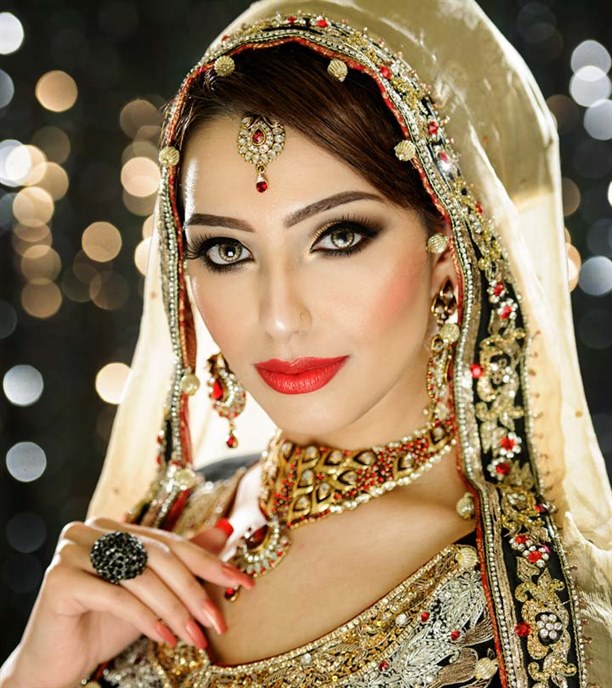 1731_15-Best-Bridal-Makeup-Artists-In-Delhi_Ss.jpg