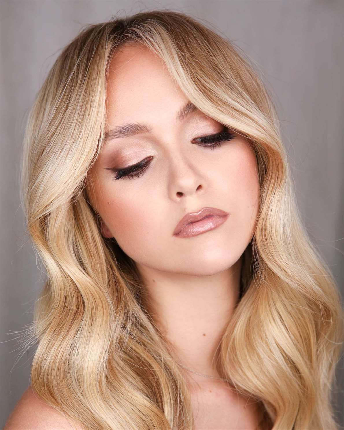 natural-bridal-makeup-nude-gloss-lips-light-arrows-kristinagasperasmua.jpg